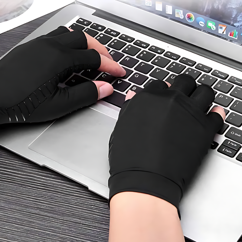 Paire de "Gants pour Tactile & Arthrite" noirs à doigts ouverts, offrant un soutien ergonomique et une fonctionnalité pour l'utilisation des écrans tactiles et le soulagement de l'arthrit - cocoonease